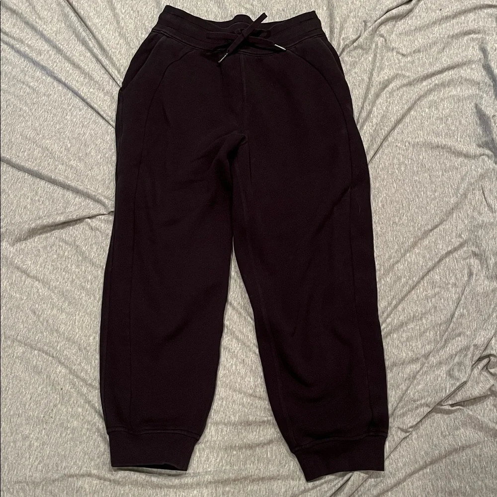 Lululemon Scuba High-Rise Cropped Jogger Black size 4 - Picture 4 of 12